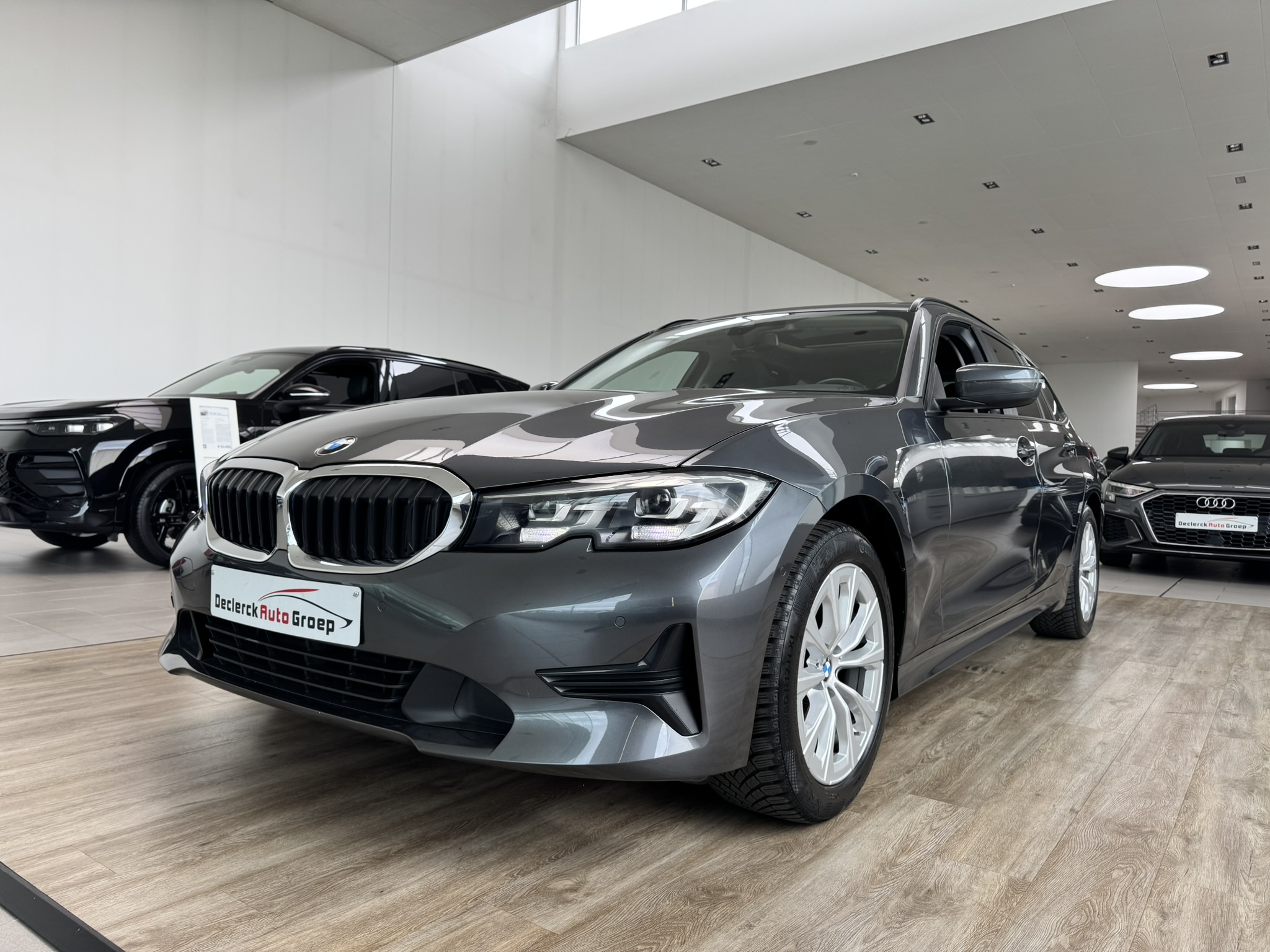 BMW 318i Touring, foto 1